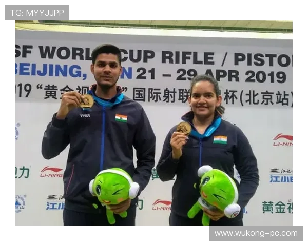 张帅训练完直接拎着爱马仕去吃路边摊